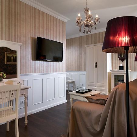De Gaulle Boutique Hotel Харков Екстериор снимка