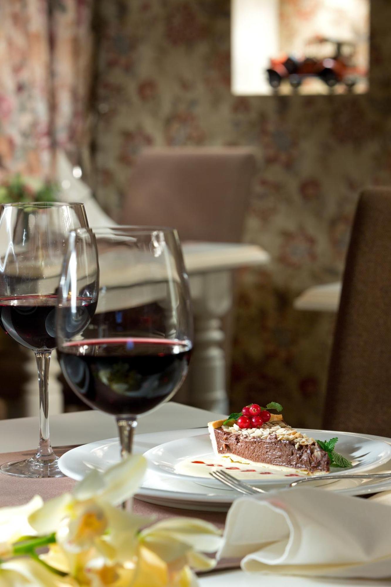 De Gaulle Boutique Hotel Харков Екстериор снимка