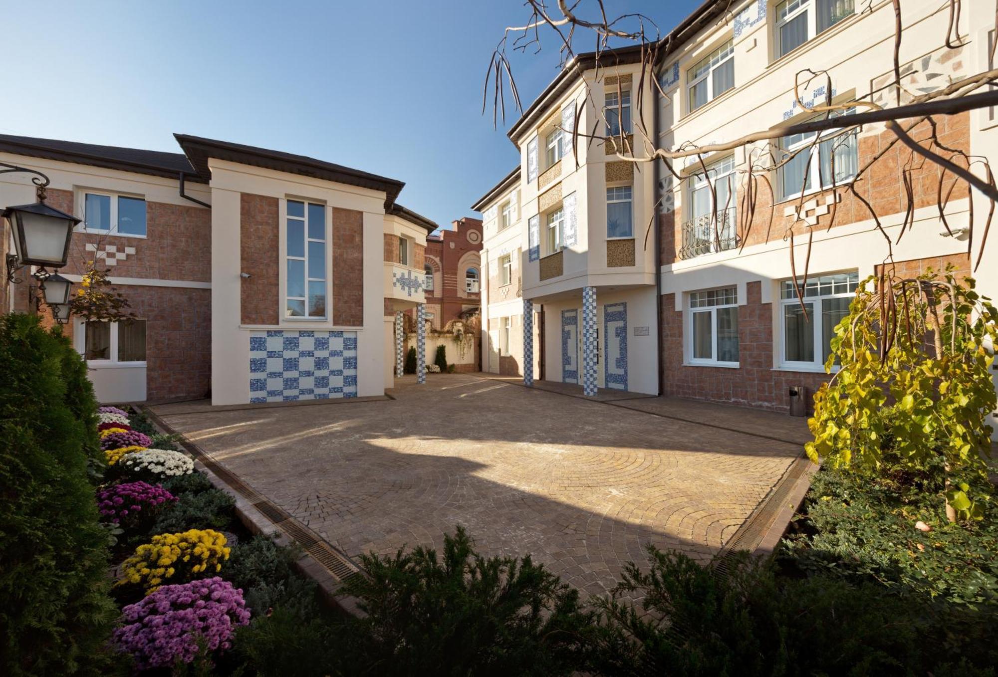 De Gaulle Boutique Hotel Харков Екстериор снимка
