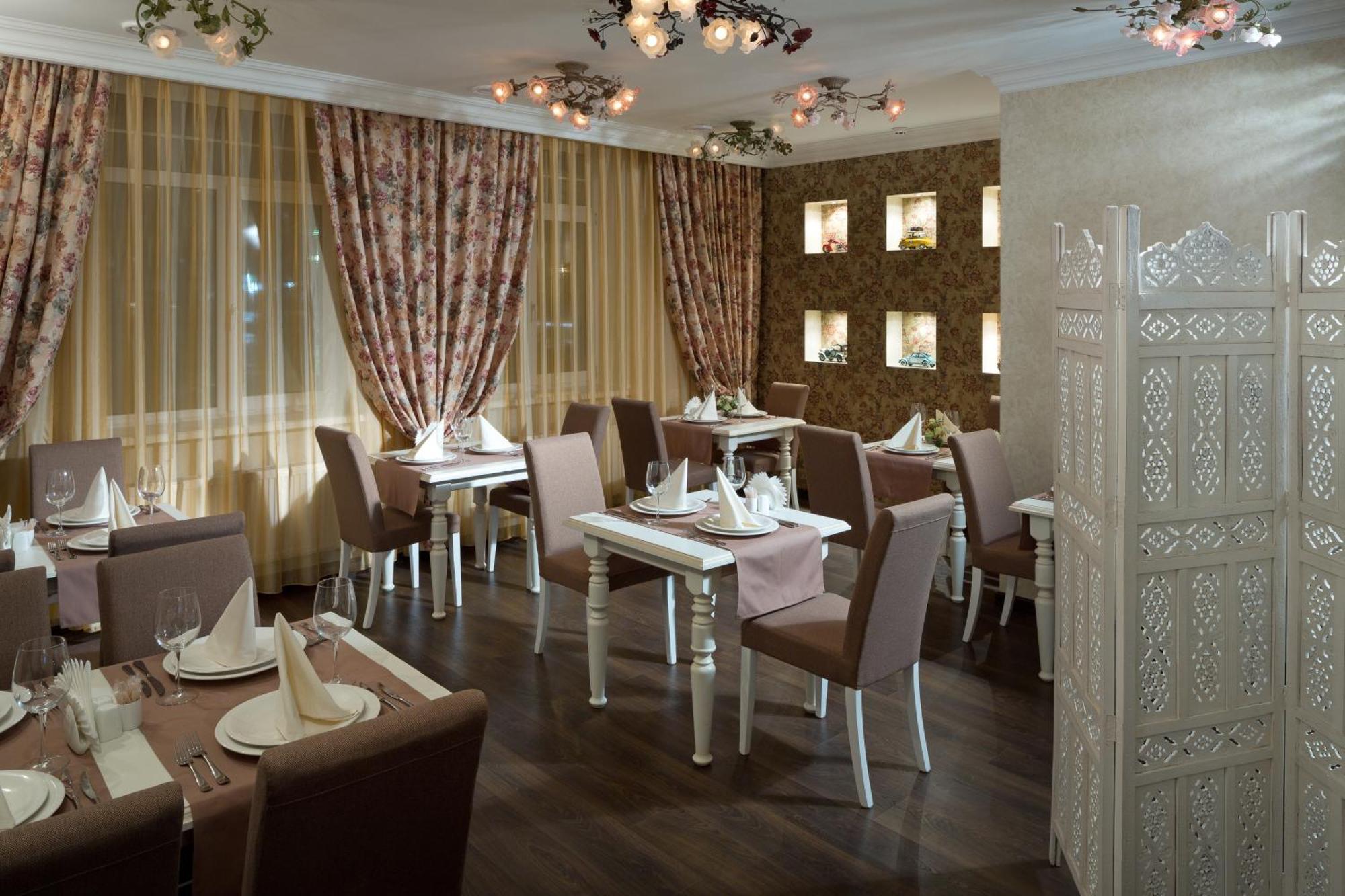 De Gaulle Boutique Hotel Харков Екстериор снимка