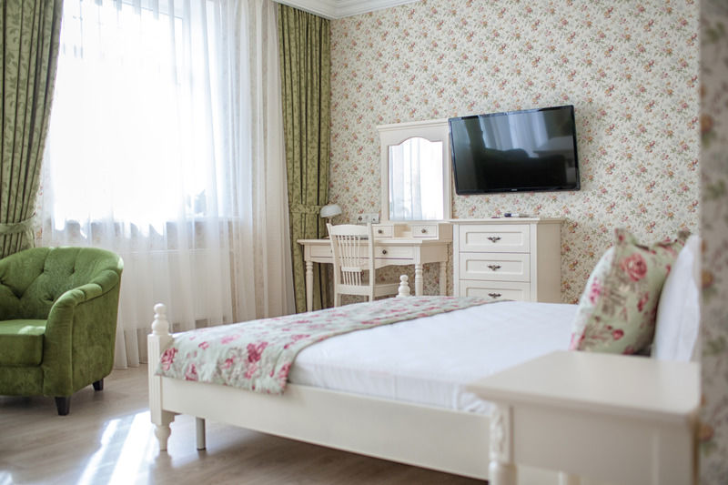 De Gaulle Boutique Hotel Харков Екстериор снимка