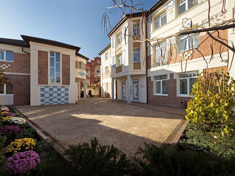 De Gaulle Boutique Hotel Харков Екстериор снимка