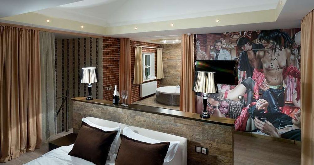 De Gaulle Boutique Hotel Харков Екстериор снимка