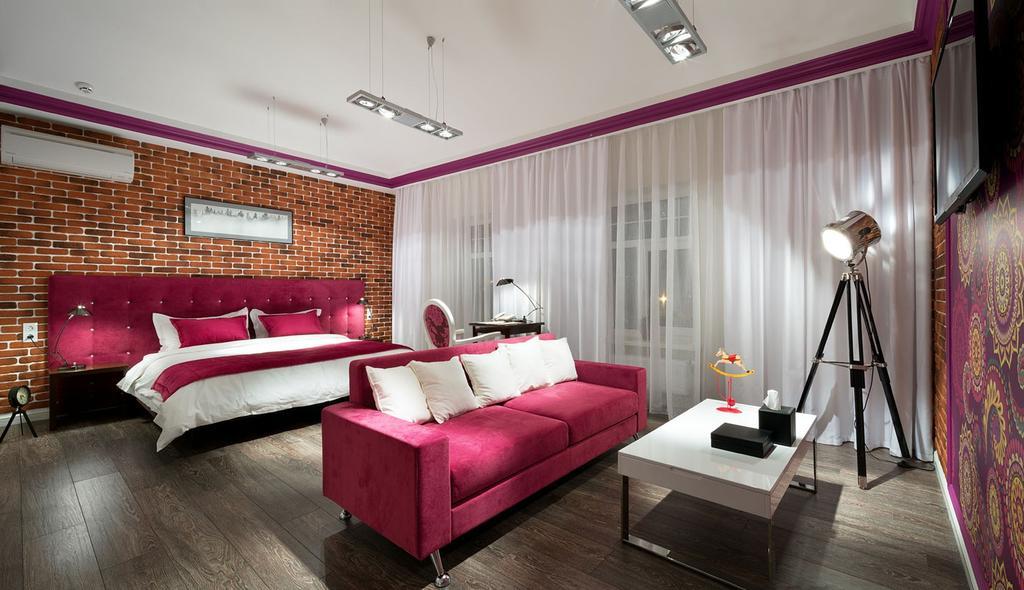 De Gaulle Boutique Hotel Харков Стая снимка