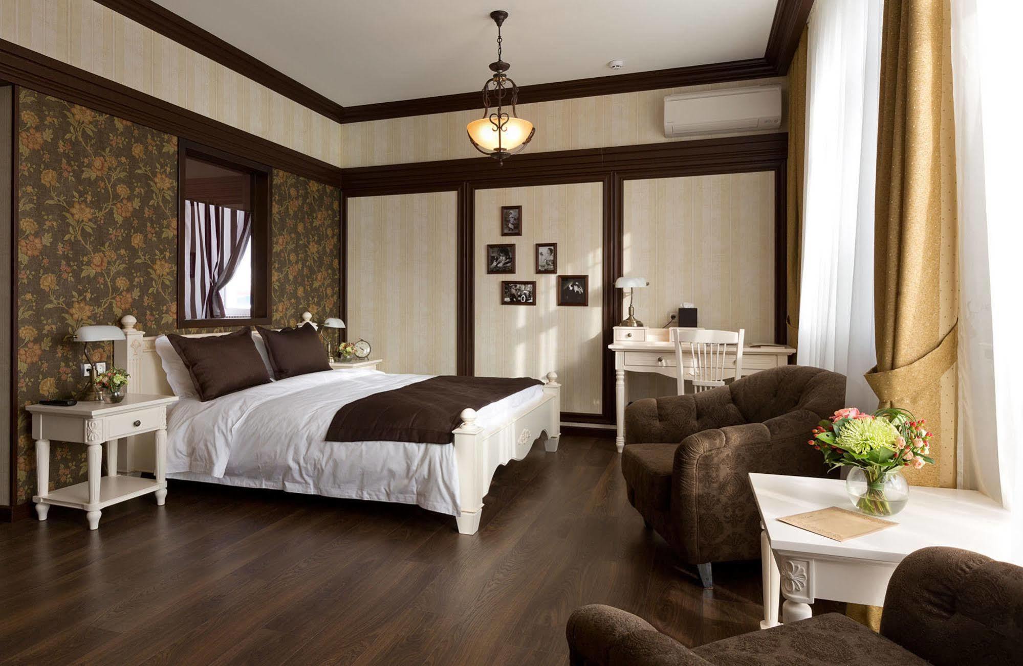 De Gaulle Boutique Hotel Харков Екстериор снимка