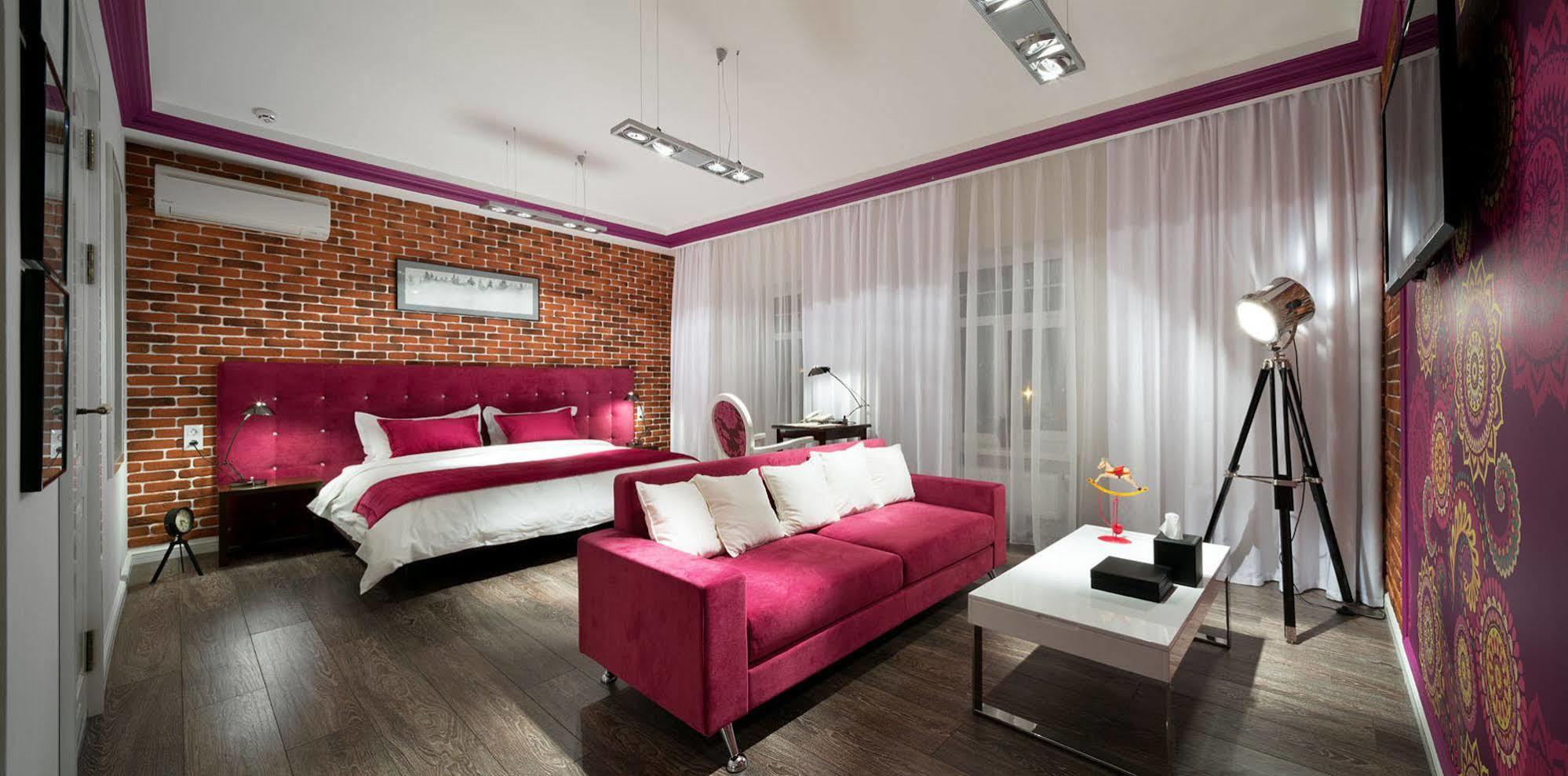 De Gaulle Boutique Hotel Харков Екстериор снимка
