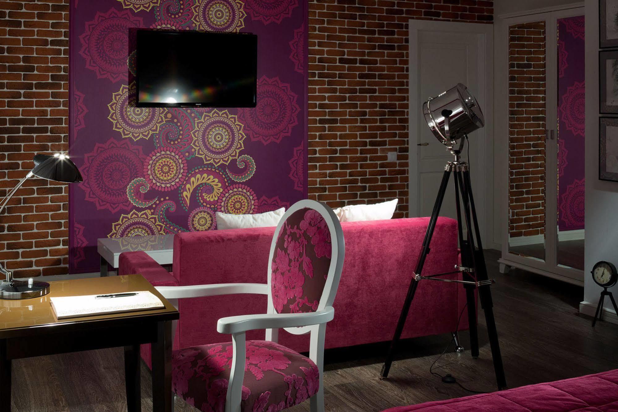 De Gaulle Boutique Hotel Харков Екстериор снимка