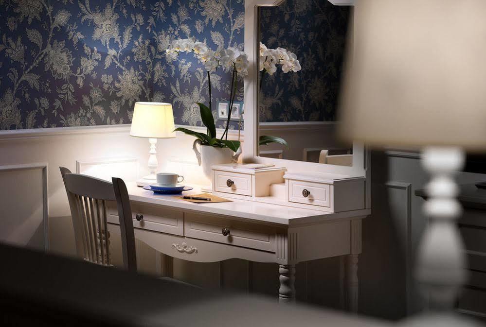 De Gaulle Boutique Hotel Харков Екстериор снимка