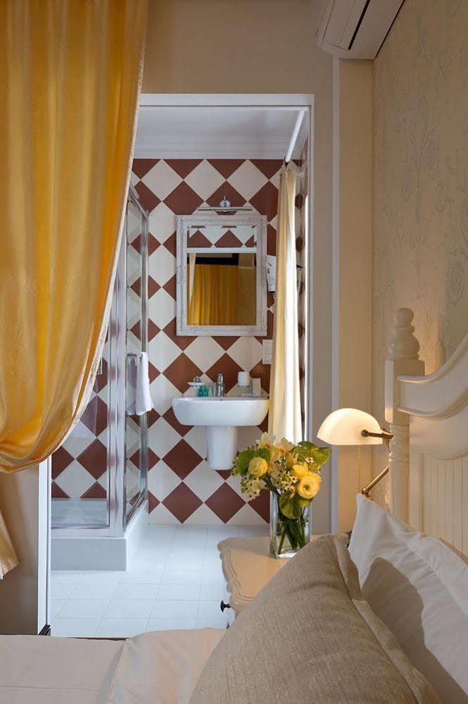 De Gaulle Boutique Hotel Харков Екстериор снимка