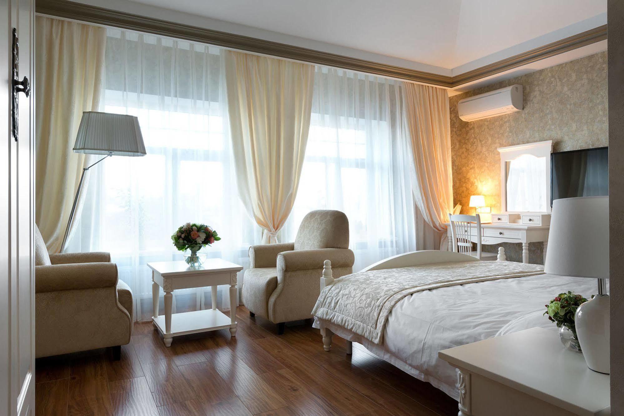 De Gaulle Boutique Hotel Харков Екстериор снимка