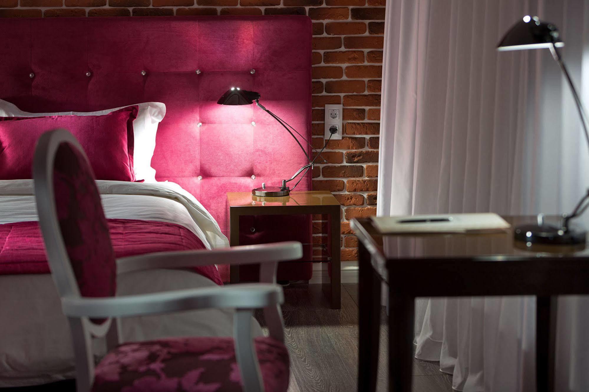 De Gaulle Boutique Hotel Харков Екстериор снимка