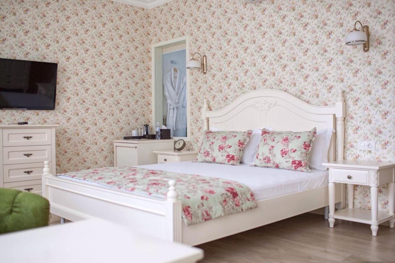 De Gaulle Boutique Hotel Харков Екстериор снимка